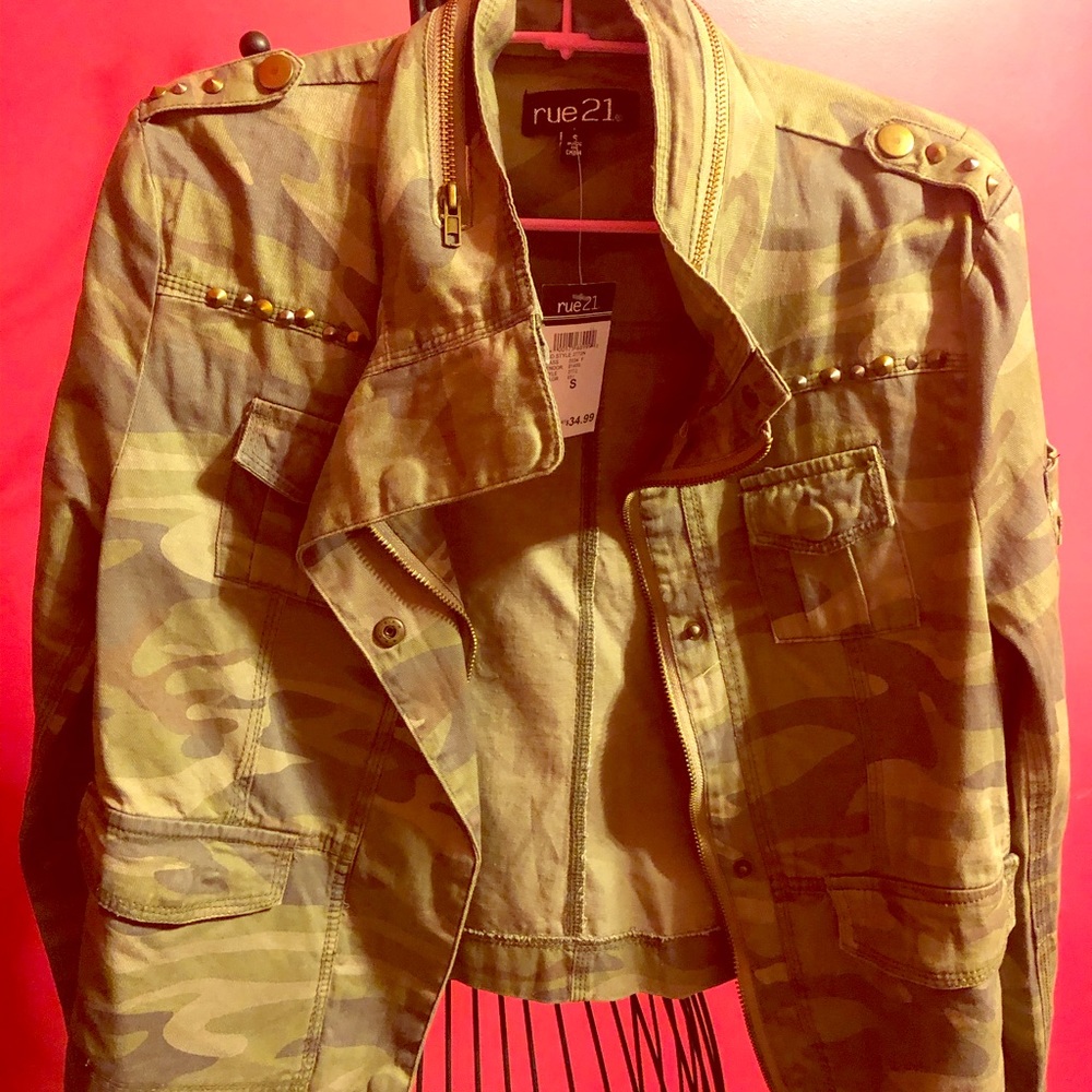 Girl’s Stylish Army Green Jacket